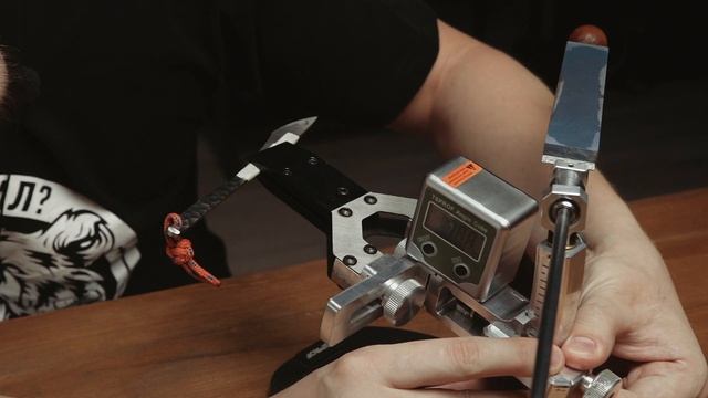 Раздаем кружки TSPROF.  Необычный шейный нож-скальпель из стали M390. Заточка в одиночном зажиме.