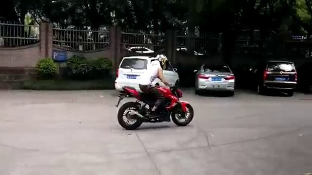 Китайцы отжигают на спорт мотоциклах