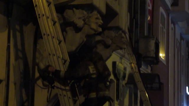 Горит дом с кариатидами в Саратове MVI 2683