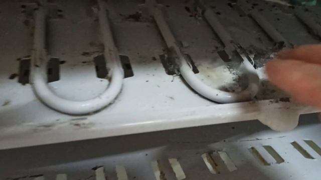 Холодильник Атлант с кучей утечек