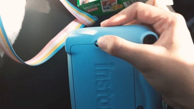 CARA MEMASANG FILM INSTAX MINI 11 REFILL