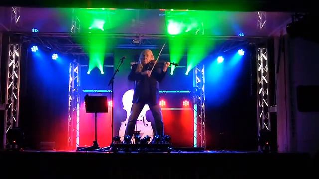 Hans Die Geige - Intro (Hans Betritt Die Bühne)