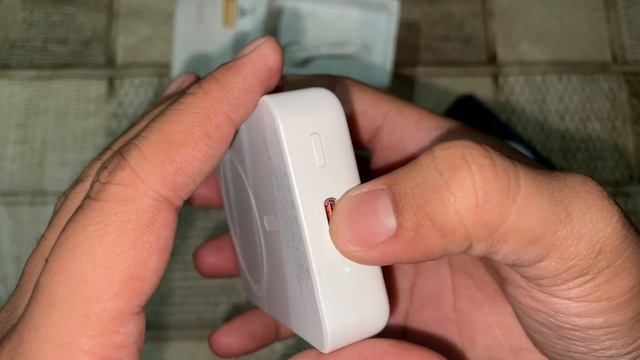 XUNDD 20W 10000mAh MagSafe Wireless Power Bank For IPhones | Unboxing & Review | Random Tech