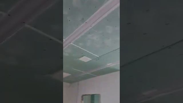 Монтаж скрытого трекового профиля (SL-LNIA45-FANTOM под светодиодную ленту.