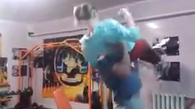 Качаем бицепс, Баргест