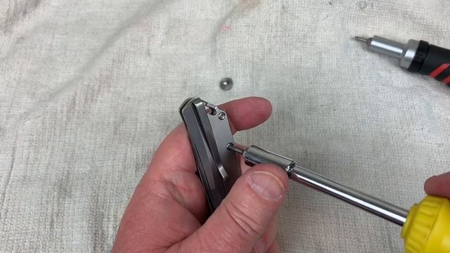 Real Steel Luna ECO / Includes Disassembly/ The Frame Lock Luna That’s Budget Friendly  !