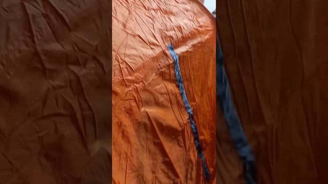 Недорогая прикольная трех местная палатка с юбкой.
