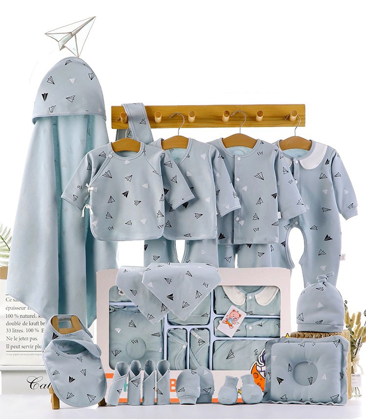 Подарочный набор одежды на выписку для новорожденных