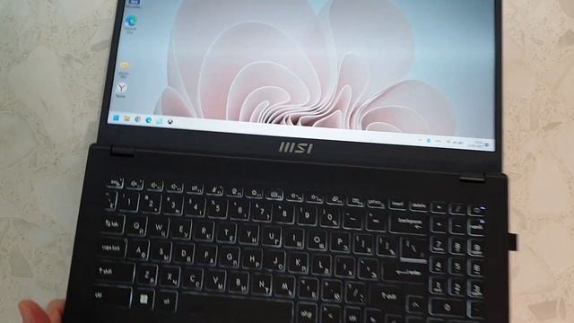 Ноутбук MSI Modern B12M-210XRU 156 дюймов обзор