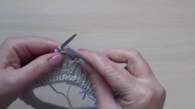 Шапка узором соты. Как связать шапку сотами