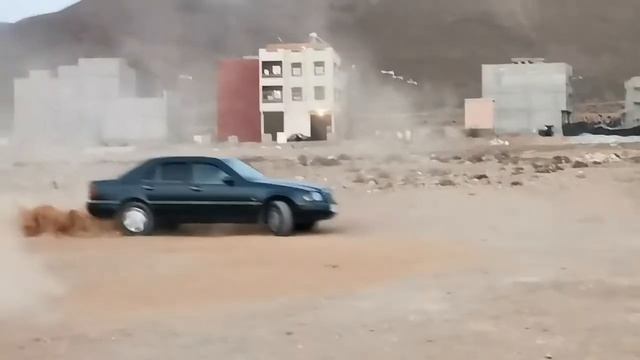 Drift Mercedes-Benz C220 élégance W202 ????