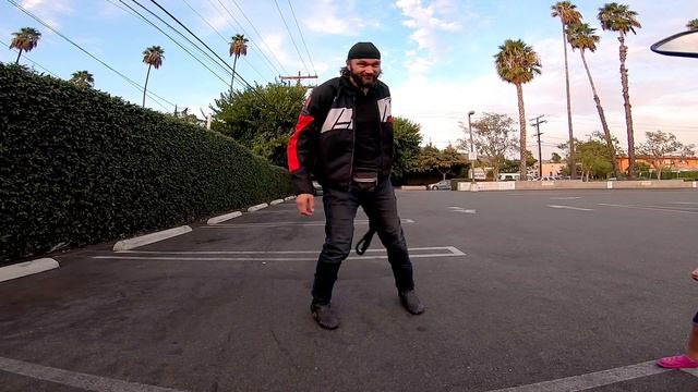 УЧИМСЯ ЕЗДИТЬ НА МОТОЦИКЛЕ, 3 ГОДА КАТАЮСЬ БЕЗ ПРАВ