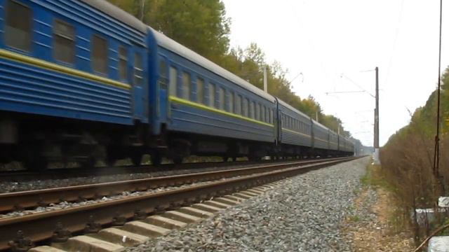 Электровоз ЧС8-040 с поездом №24 Одесса-Москва.