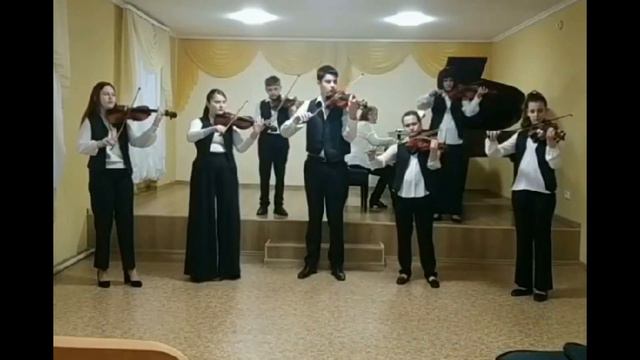 Поклад І. Чарівна скрипка  Гріг Е. В печері гірського короля  анс. скрипалів Музична школа №10 КМР