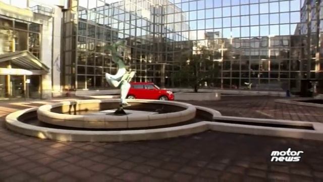 MOTOR NEWS 71-BMW-LAND ROVER-ROLLS-RENAULT-KIA