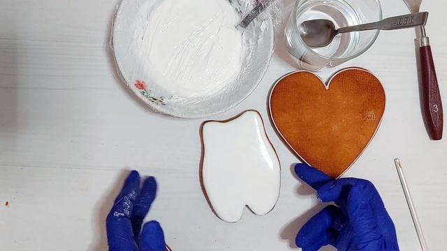 Разные способы заливки больших пряников одним цветом ?