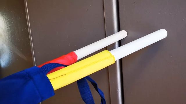 ФЛАЖКИ : КРАСНЫЙ и ЖЁЛТЫЙ у проводников жд