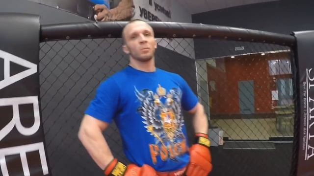 Тренер по Mma Vs Тренер по ножевому бою