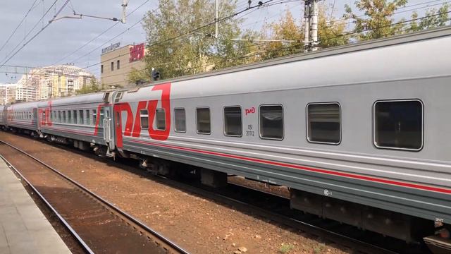 Электровоз ЭП2К-436 с пассажирским поездом «Грозный - Москва» на платформе Электрозаводская
