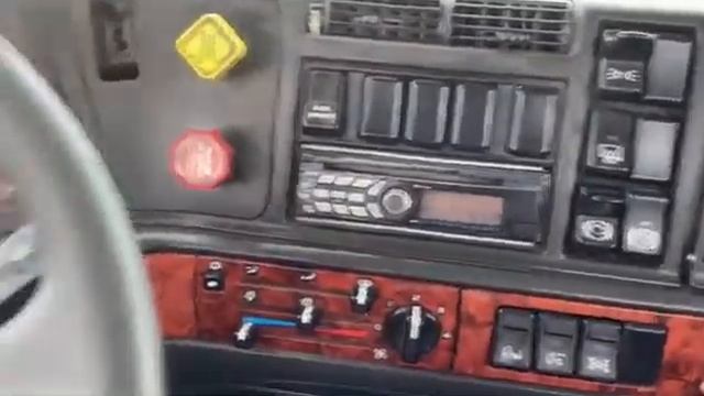 1998 Volvo Semi Truck