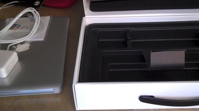 2010 MacBook Pro 13 Inch Unboxing And First Boot Up
