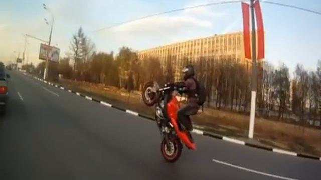 CBR Wheelie Crash Moscow Illegal Street Ride