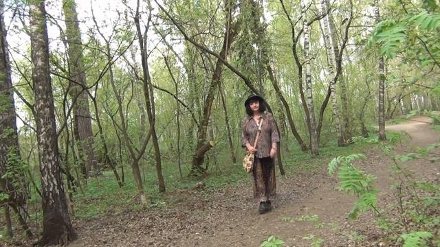 В шароварах и блузочке