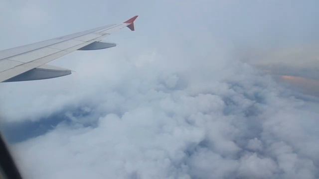 Перелёт из Санкт-Петербурга в Калининград. Airbus A319 Ряд 18. 06.08.2023г.