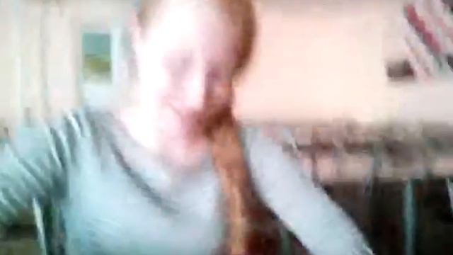 Лишение девственности яблока😂😂😂