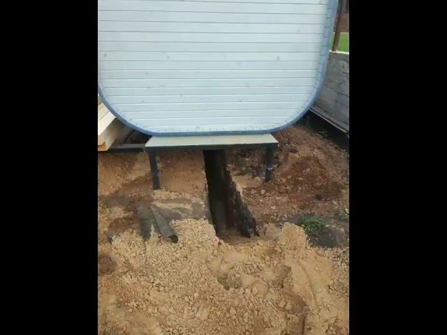 Монтаж водопровода и водотведения в бане бочке