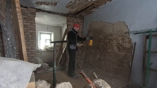 заливаю бетонном полы по грунту в столовой