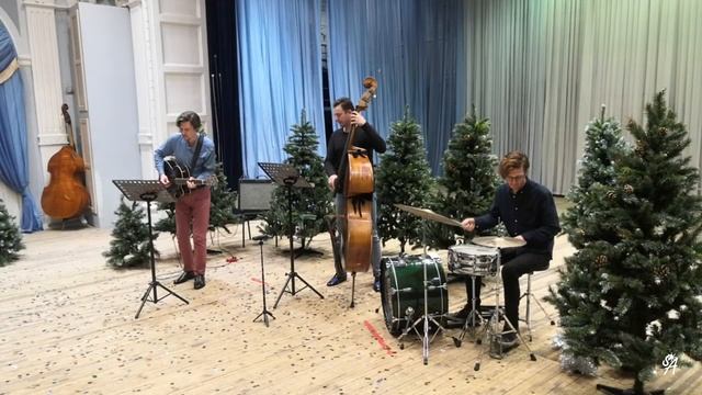 Николай Смаглиев. Елочка.mp4