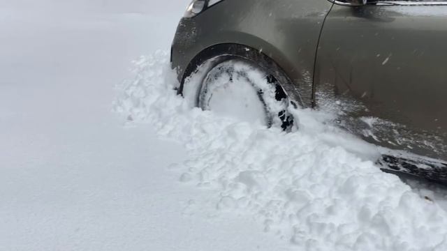киа спортейдж 2017р 2.0 дизель  в снігу