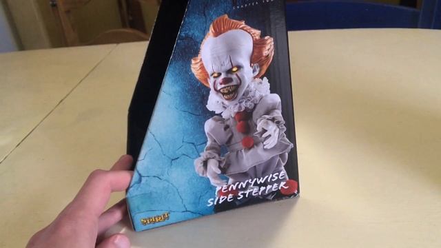 YJ 2021 IT Pennywise Side Stepper (Spirit Halloween)
