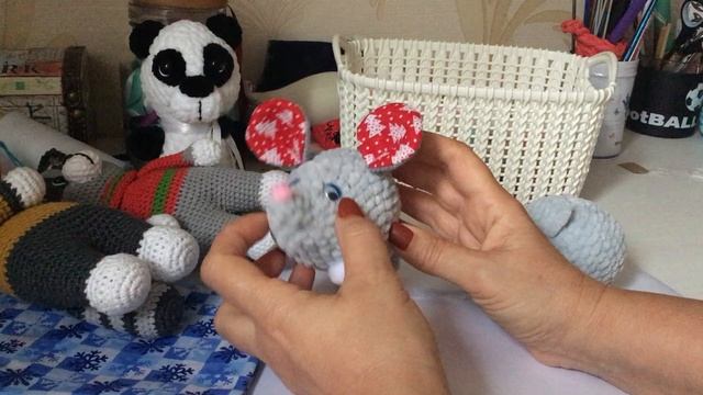 Готовые работы. Енотик, мышка и панда. Вязанные игрушки.