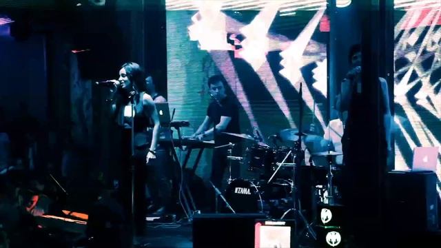 Юля Волкова (From Tatu)Live In Laque Club Part.1