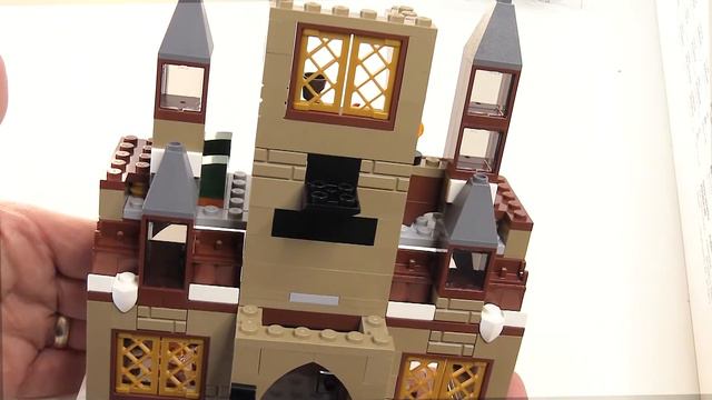 Building LEGO Set 76388 Hogsmeade Village Visit Part 2: The Three Broomsticks