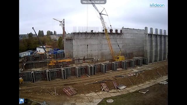 Гусеничный кран МКГ-25.01 с БСО