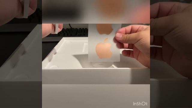 Unboxing Apple MacBook Air Gold