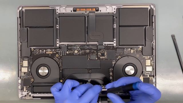 MacBook Pro (16-inch, 2019) Display Replacement
