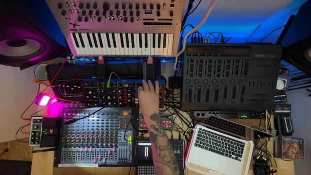 Early Hardcore // Gabber Live Session With Hardware Instruments