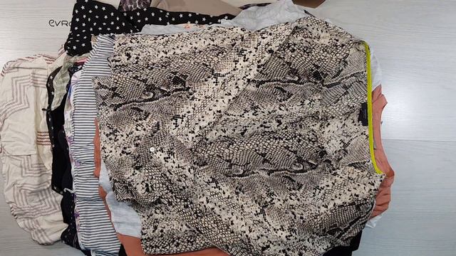 F7 03815 Blouses (Блузки) №10      13,80  кг.      10,80€  за кг.      105   шт.