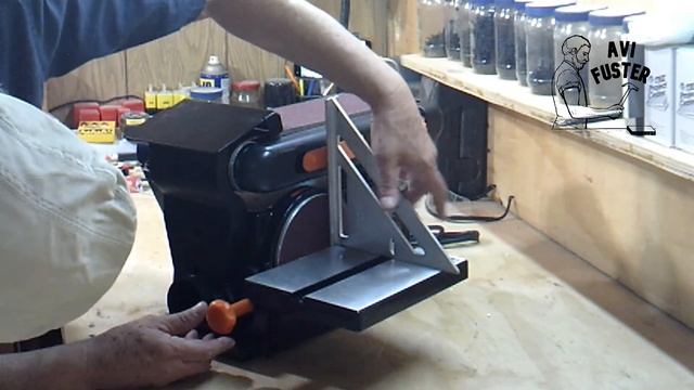 Unboxing WEN Belt Sander 6 With Disc