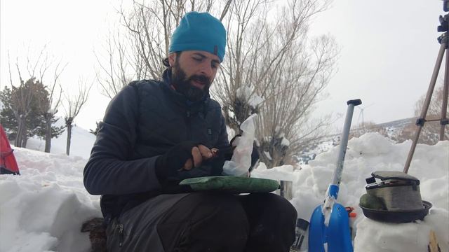 DERİN KARDA TEK BAŞINA KIŞ KAMPI