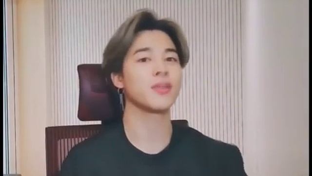 Чимин ударил себя во сне. Как это мило??