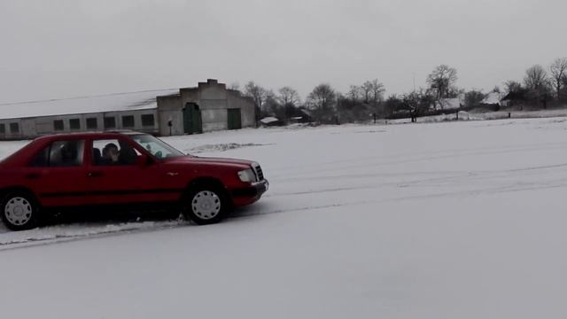 W124 Disel Drift Winter.