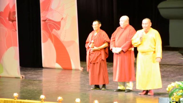 2013 Геше Джампа Тинлей - буддийский лама - речь на день рождения Далай ламы 14-го