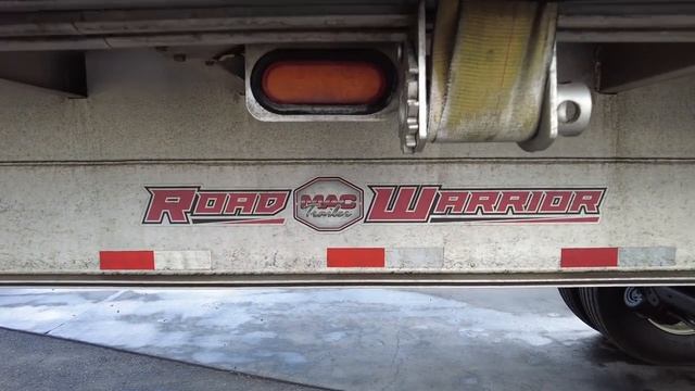 Замена амортизаторов и воздушных фильтров, установка поворотников на Peterbilt