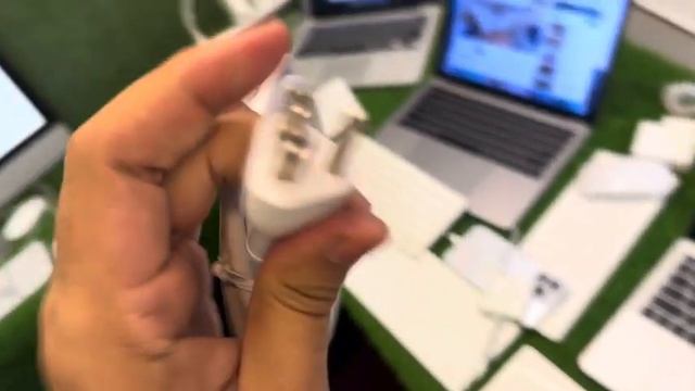 MacBook Pro 2017, 16GB, 512GB, 13inches,#MacBookPro2017, #AppleTech, #RetinaDisplay, #TechGadgets#I