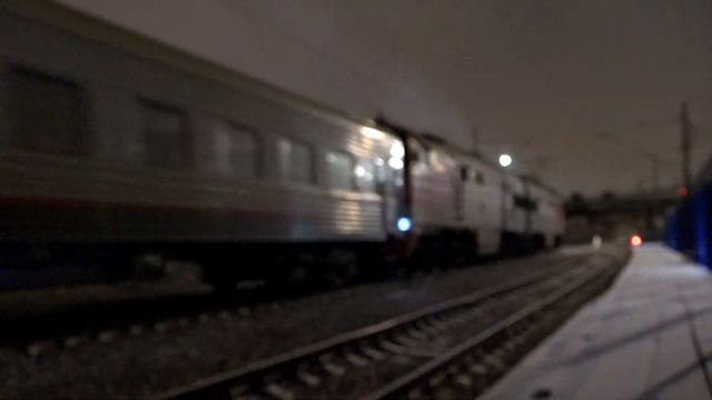 Тепловоз 2ТЭ116-1544 с поездом №123 Новосибирск — Белгород